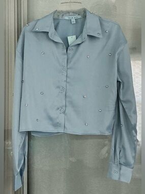 Blue Sol cropped blue shirt with embellishments